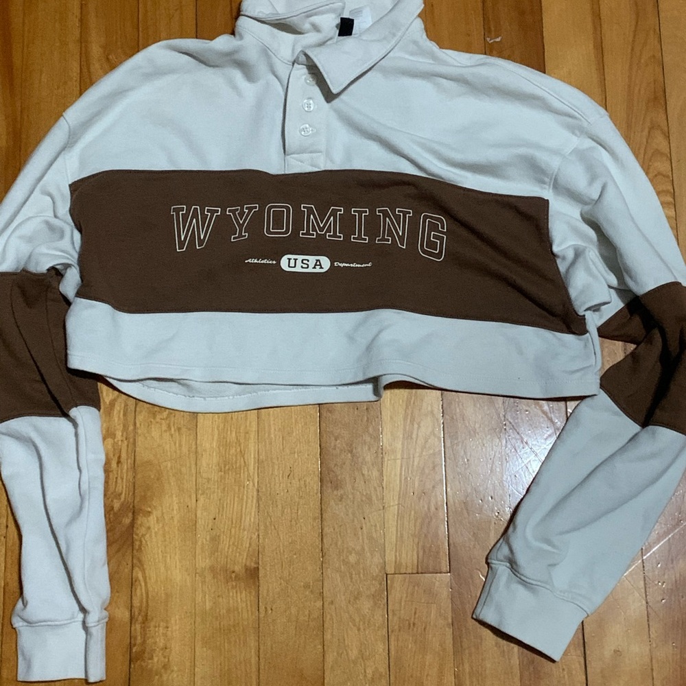 Long-sleeve crop top